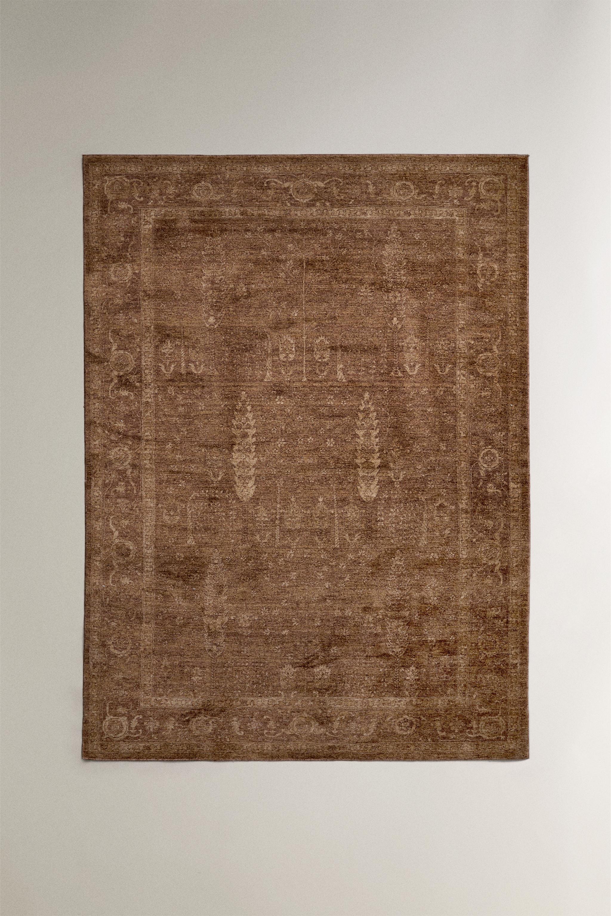 VINTAGE-EFFECT AREA RUG — Brown