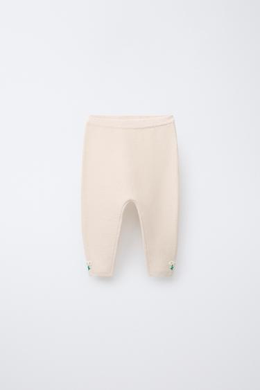 GARTER STITCH TROUSERS WITH EMBROIDERED FLOWERS - Vanilla by Zara
