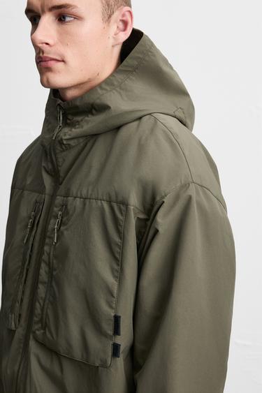 CAZADORA CAPUCHA WATER REPELLENT - Khaki claro de Zara