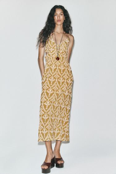 VESTIDO MIDI BORDADOS - Mostaza de Zara