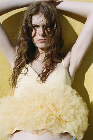 STRETCH TULLE TOP WITH VOLUMINOUS HEM - Yellow de Zara - Image 1