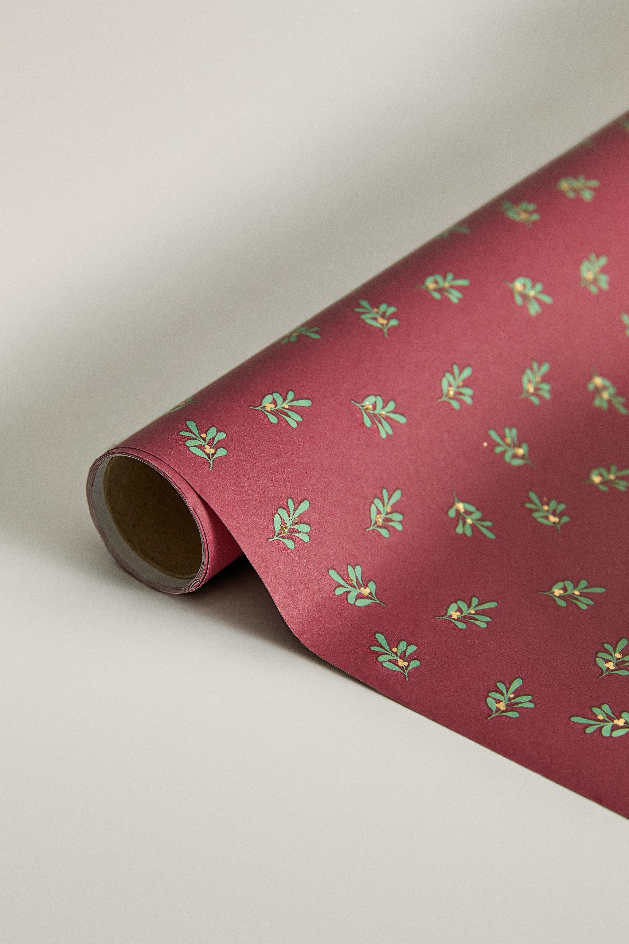 CHRISTMAS LEAF PRINT GIFT WRAPPING PAPER