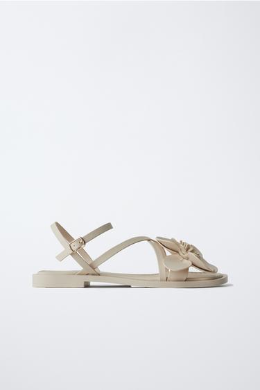 MAXI FLOWER SANDALS - White by Zara