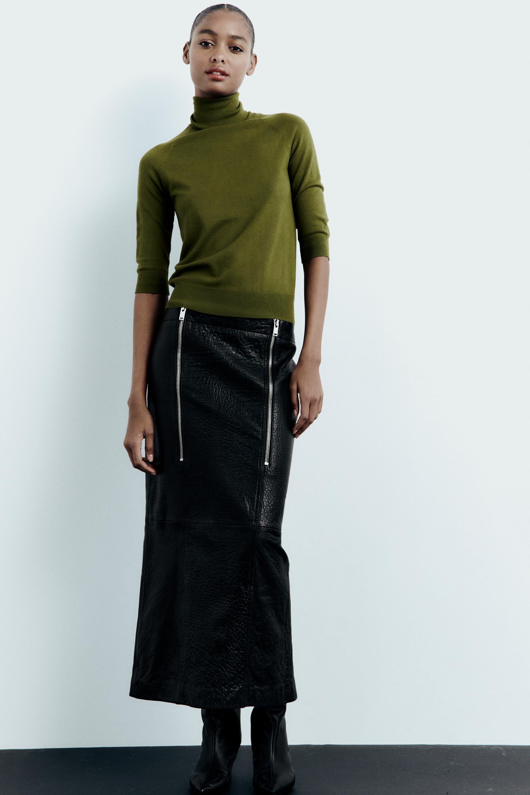 Women s Turtleneck Jumpers Explore our New Arrivals ZARA