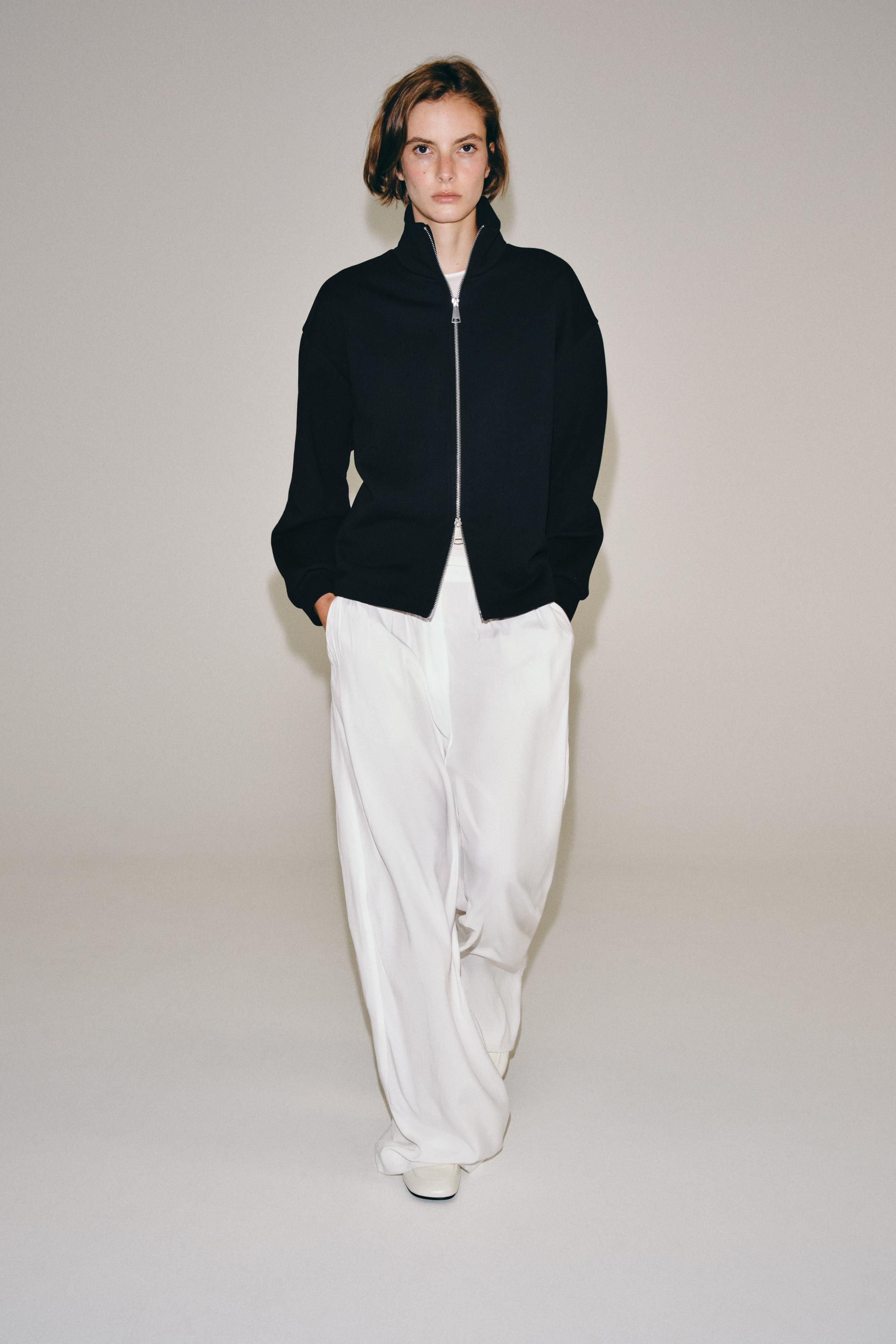 ZIP-UP SWEATSHIRT — Blue