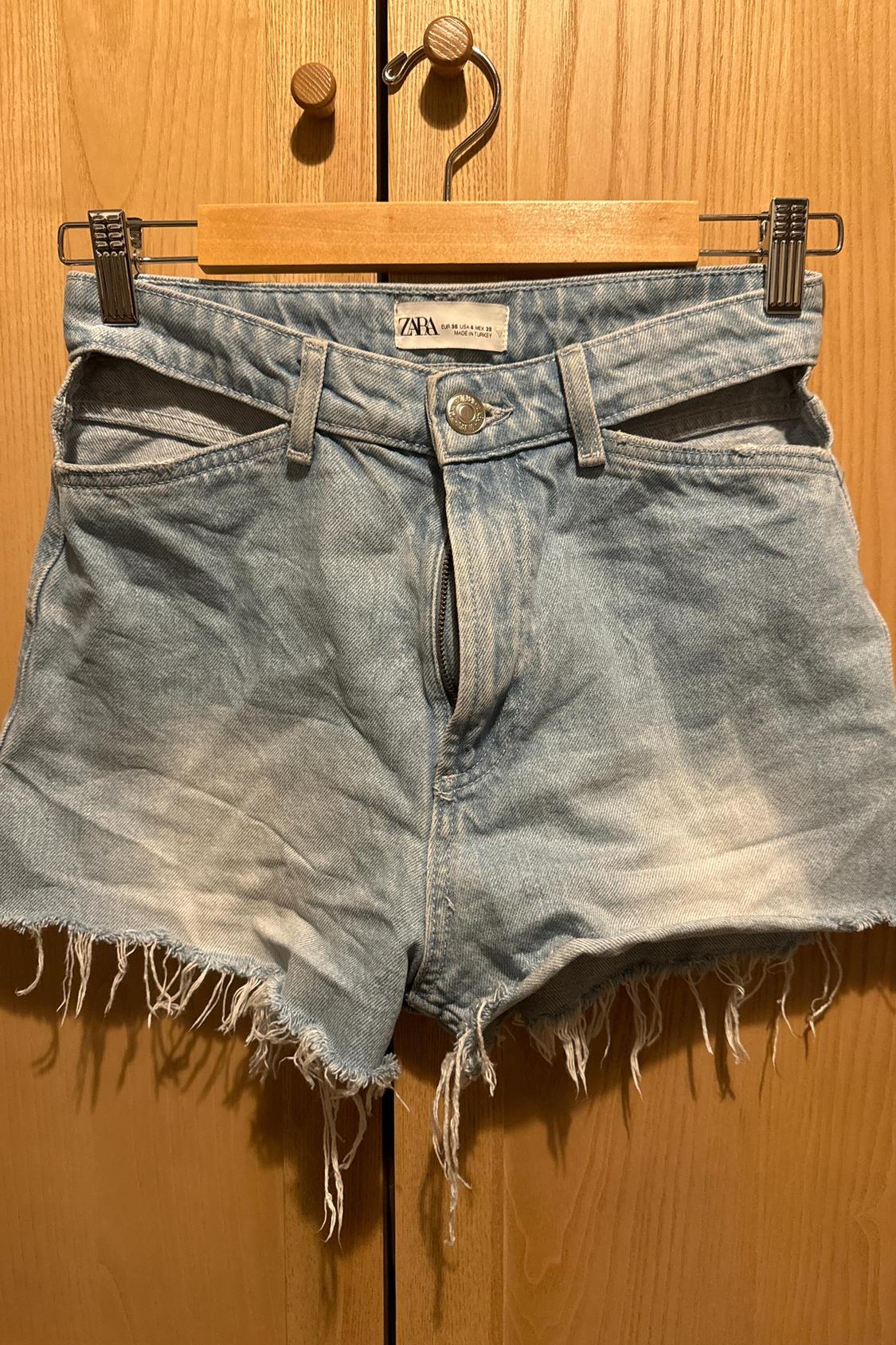 CUT-OUT DENIM BERMUDA SHORTS