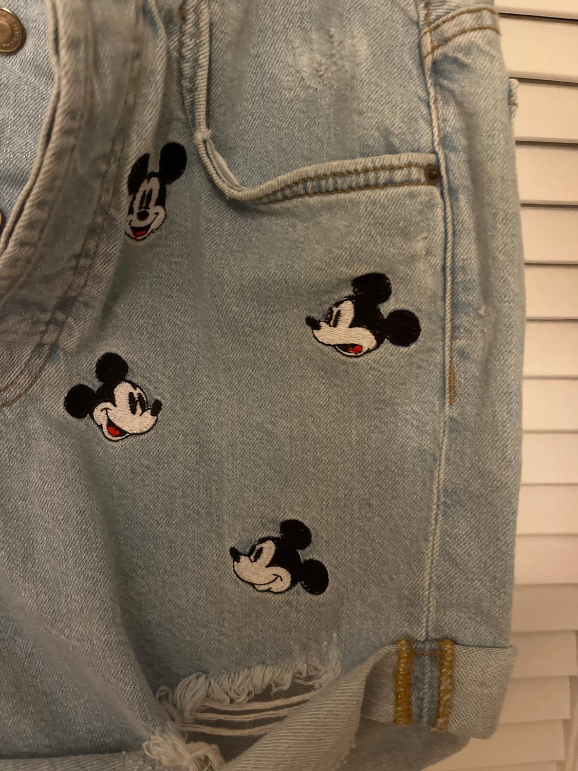 HIGHRISE MICKEY MOUSE JEANS SHORT - Image 2