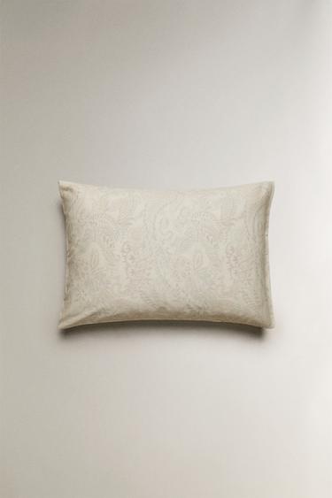 TAIE D’OREILLER SATIN PAISLEY - Beige de Zara - Image 3