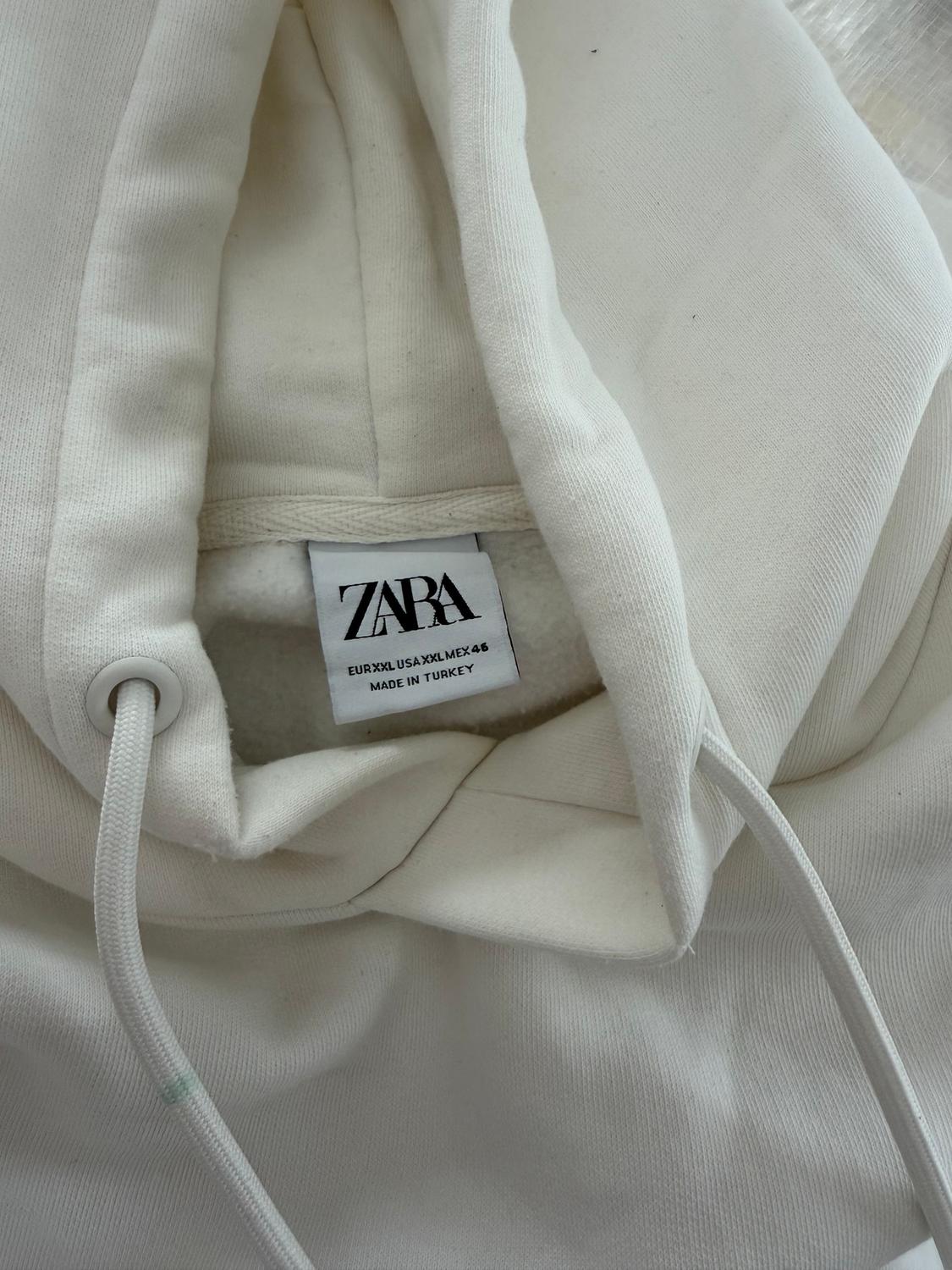 BASIC HOODIE - Image 4