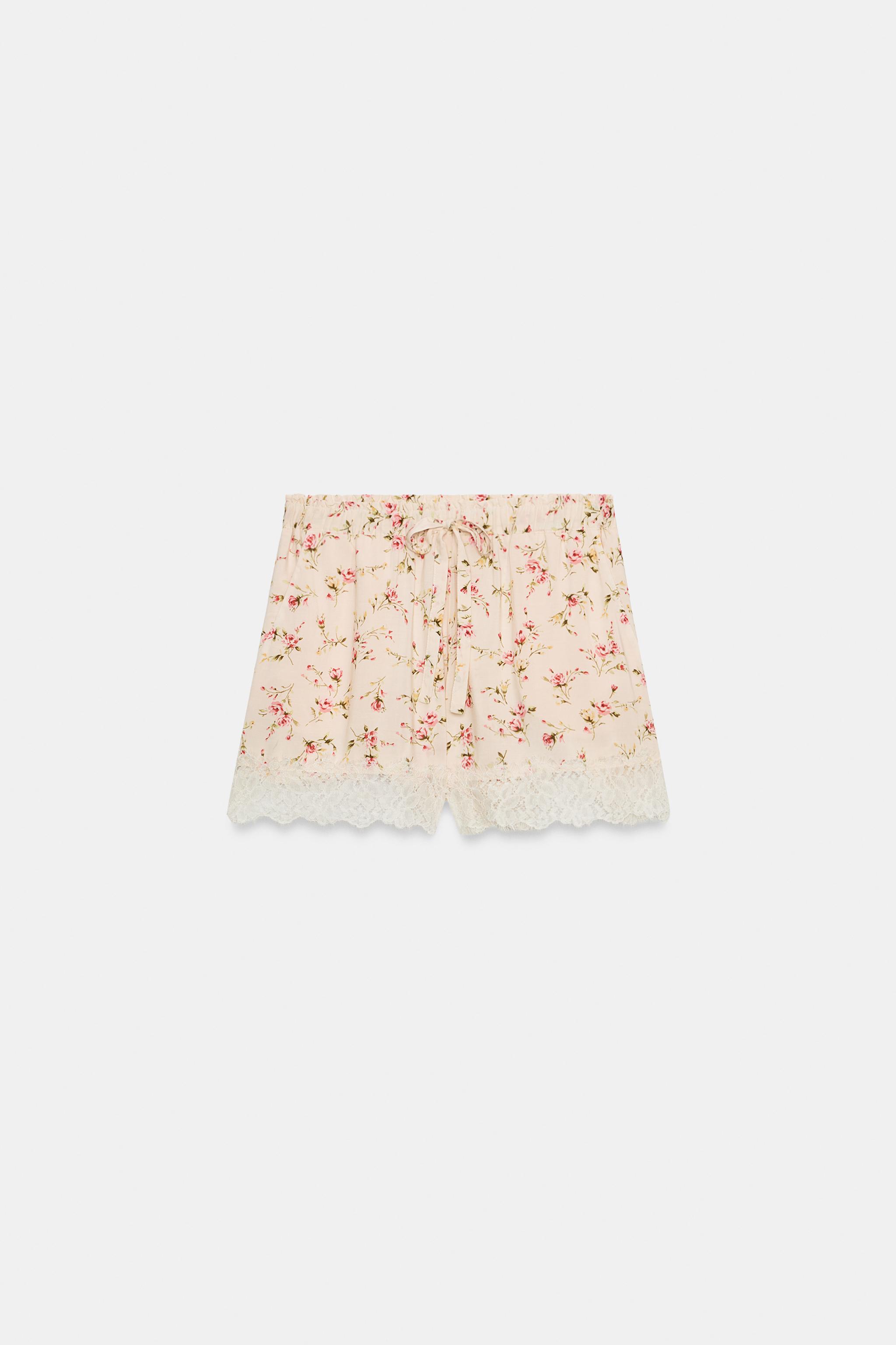 LACE FLORAL PRINT SHORTS