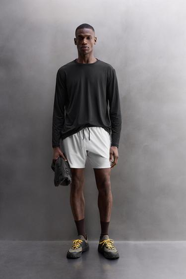 CAMISETA TÉCNICA BÁSICA  MANGA LARGA - Negro de Zara