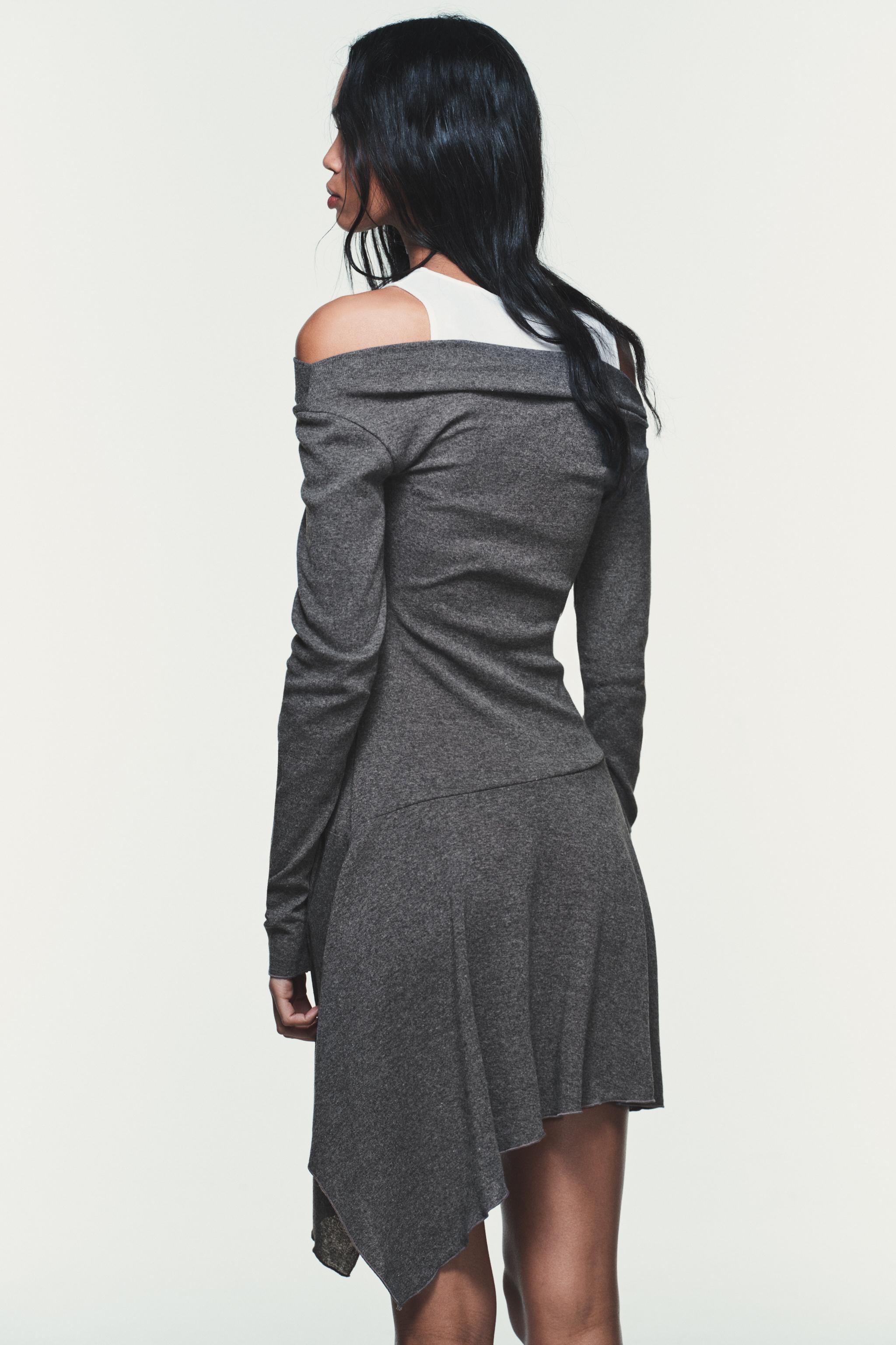 ROBE COURTE ASYMÉTRIQUE