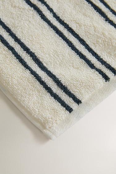 DOUBLE STRIPE BATH TOWEL - Ecru / Navy by Zara - Image 2
