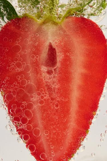 AQUATIC TIDAL DREAM HAIR & BODY MIST 150ML - TINTED LEATHER by Zara - Image 1