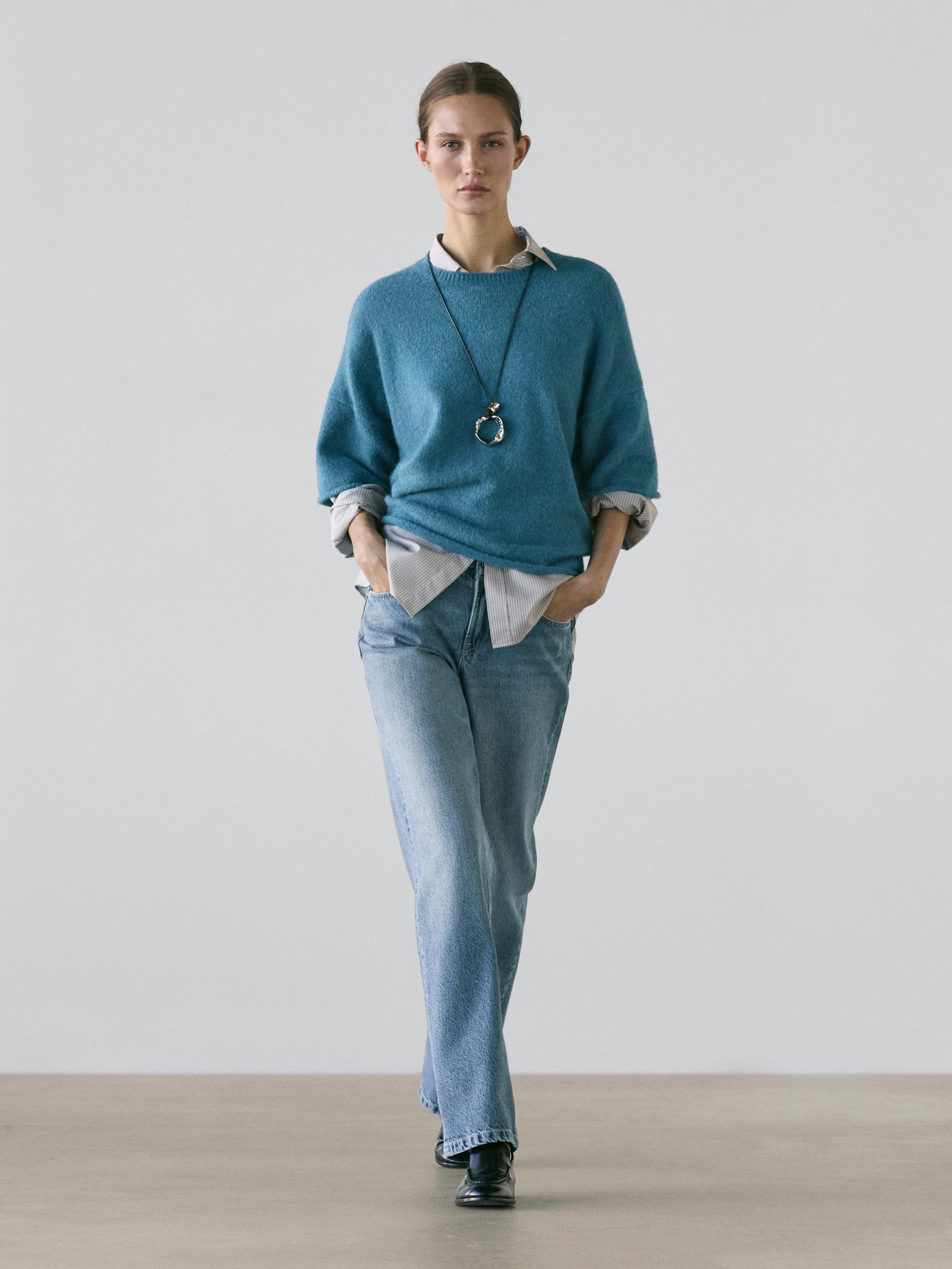 Low-rise straight-leg jeans