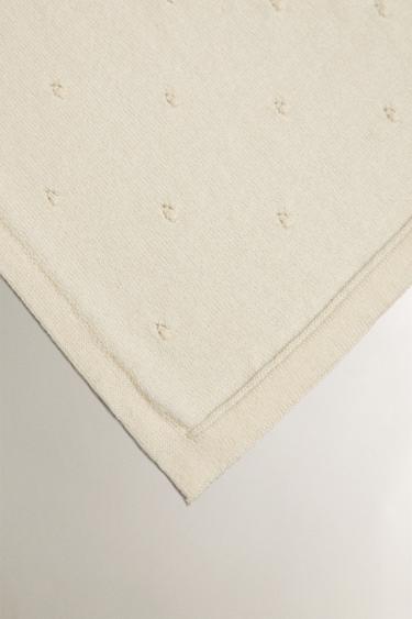 COUVERTURE BÉBÉ COTON POINTS - Écru de Zara - Image 1