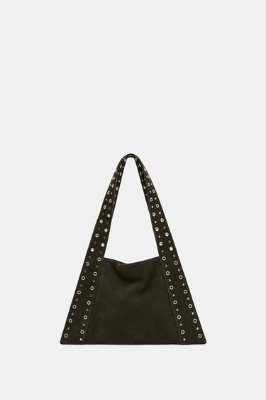 BOLSO DE HOMBRO TACHAS SERRAJE - Chocolate de Zara