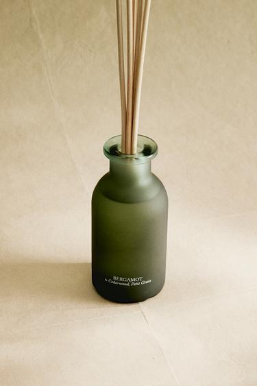 (195 ML) DIFFUSEUR MIKADO BERGAMOT & CEDAR WOOD, PETIT GRAIN - vert pistache de Zara - Image 5