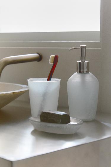 ACCESSOIRES DE BAIN EN VERRE TRANSLUCIDE - Fraise de Zara - Image 0