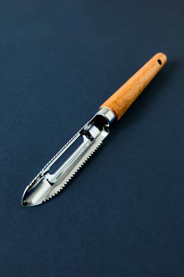 KITCHEN PEELER WITH WOODEN HANDLE - Brown by Zara - Image 5