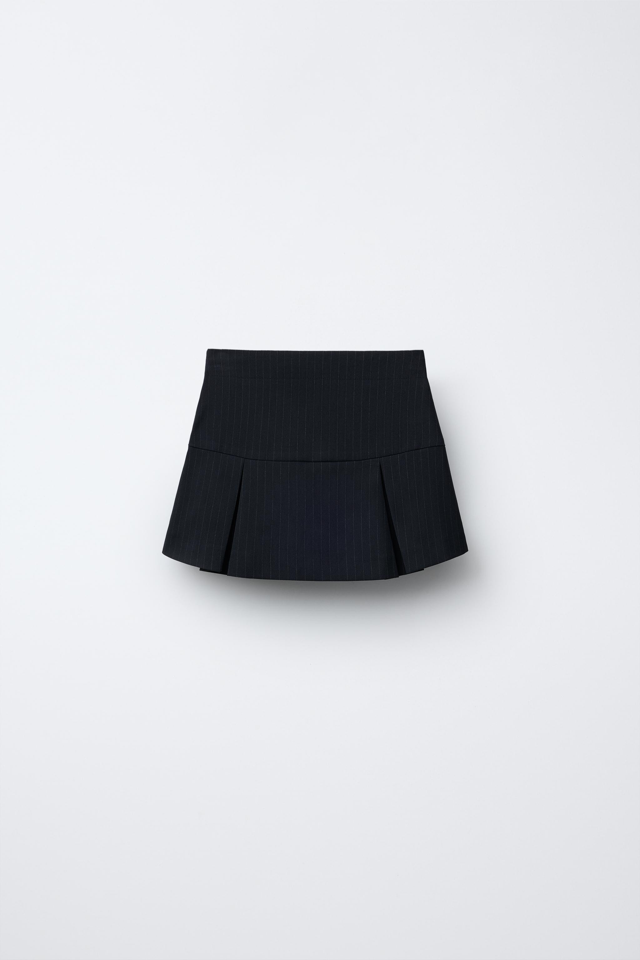 大人も着やすいシンプルファッション ピンストライプ ZARA | ネイビーブルー - バミューダスコート ウェア