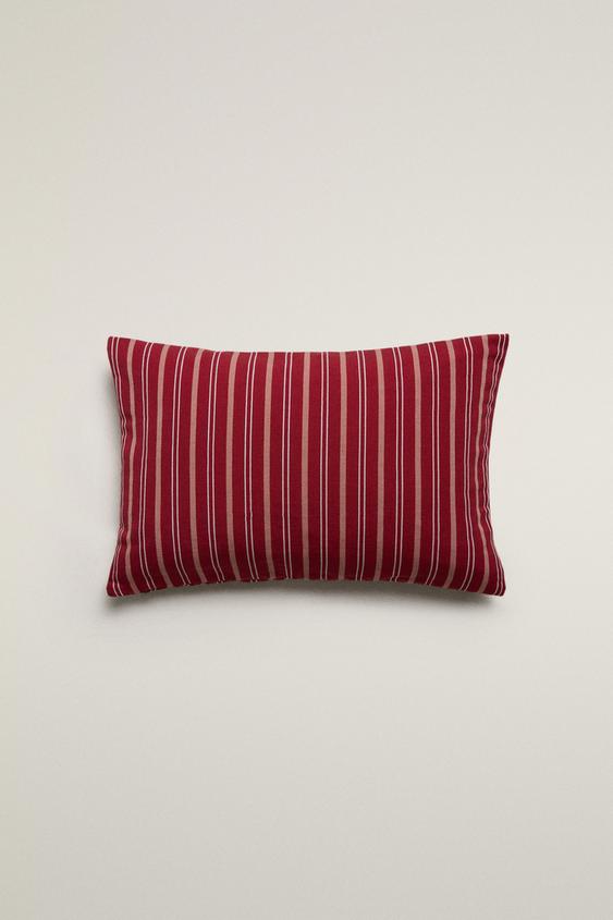 STRIPED CUSHION COVER - وردي داكن الخاص بـ Zara - صورة 0