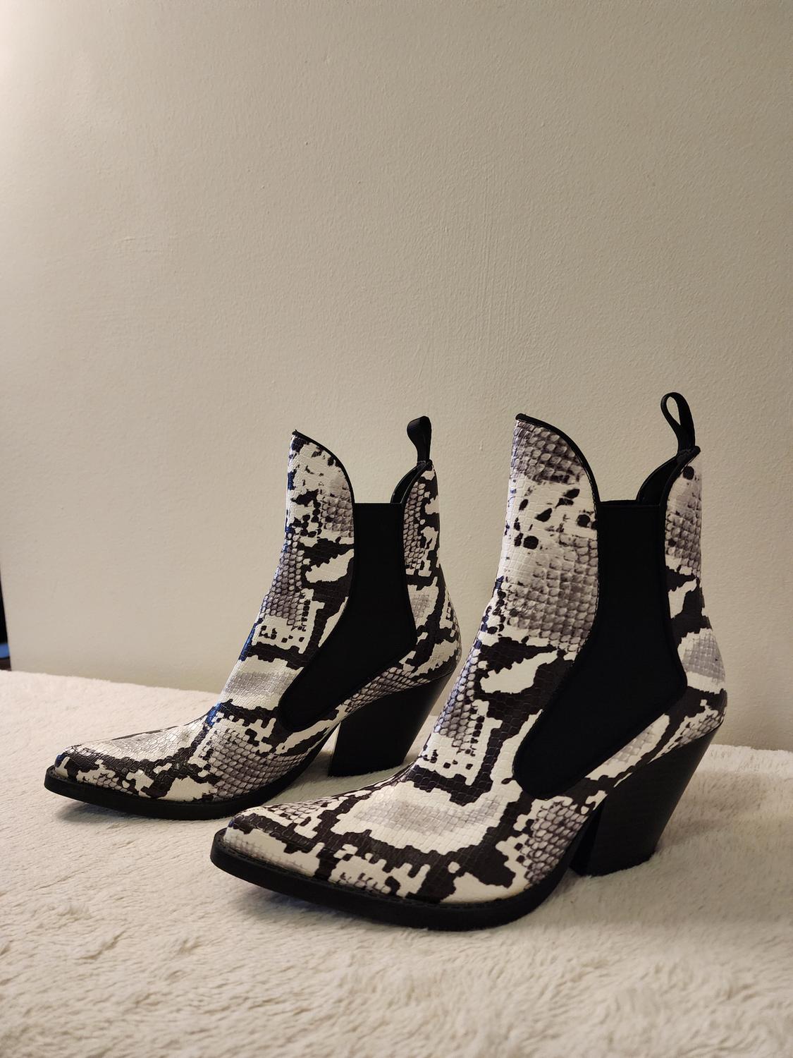 COWBOY ANKLE BOOTS