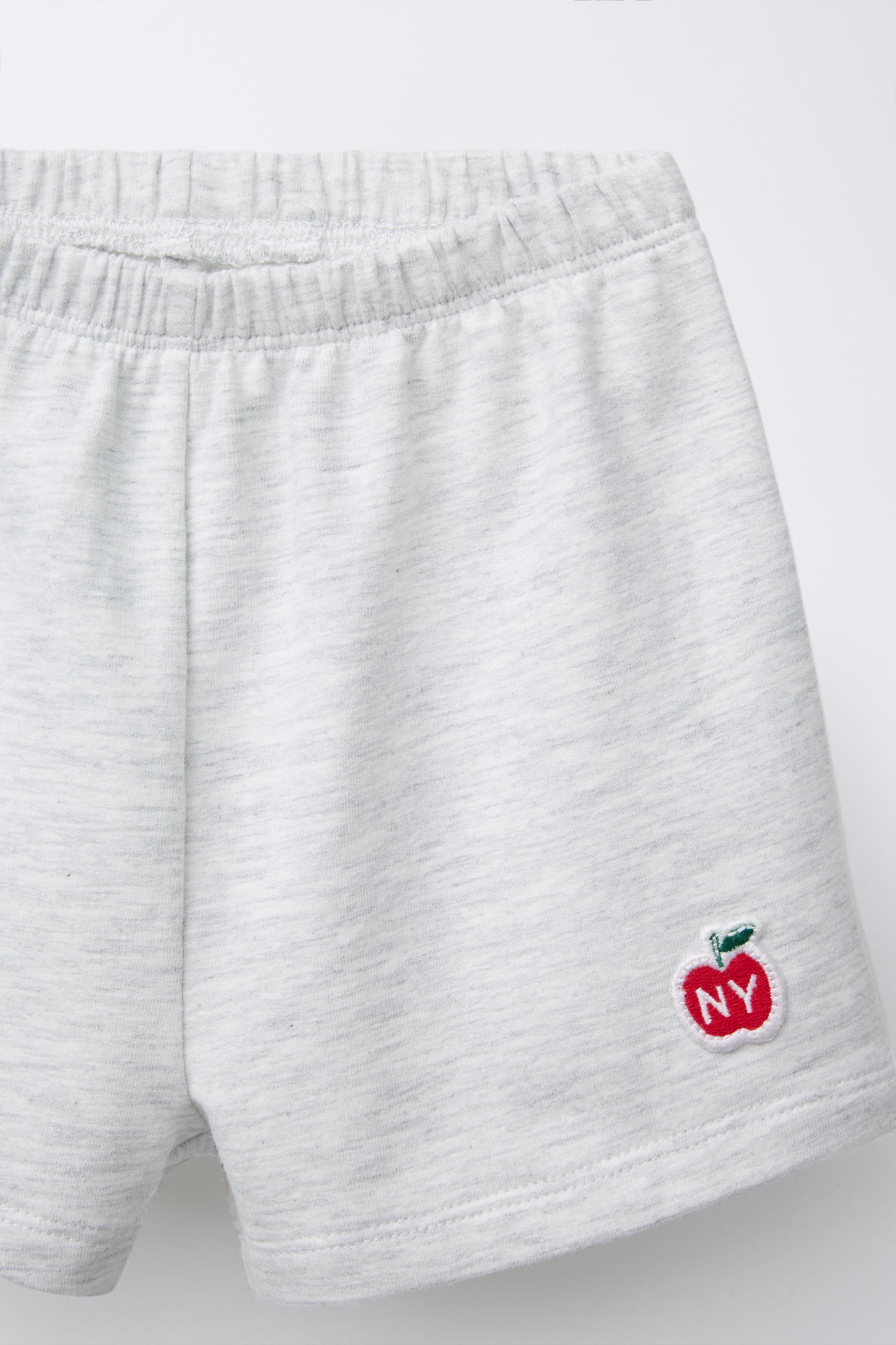 SWEATSHIRT AND BERMUDA SHORTS SET WITH APPLE PATCH - Gray