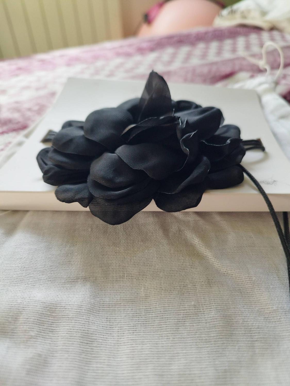 NECK FLOWER WITH CORD - Image 3