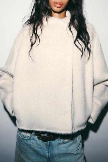 BLOUSON EFFET FOURRURE CROISÉ - Écru de Zara - Image 2