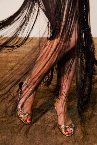 Zara METALLIC KNOTTED HEELED SANDALS - Gold