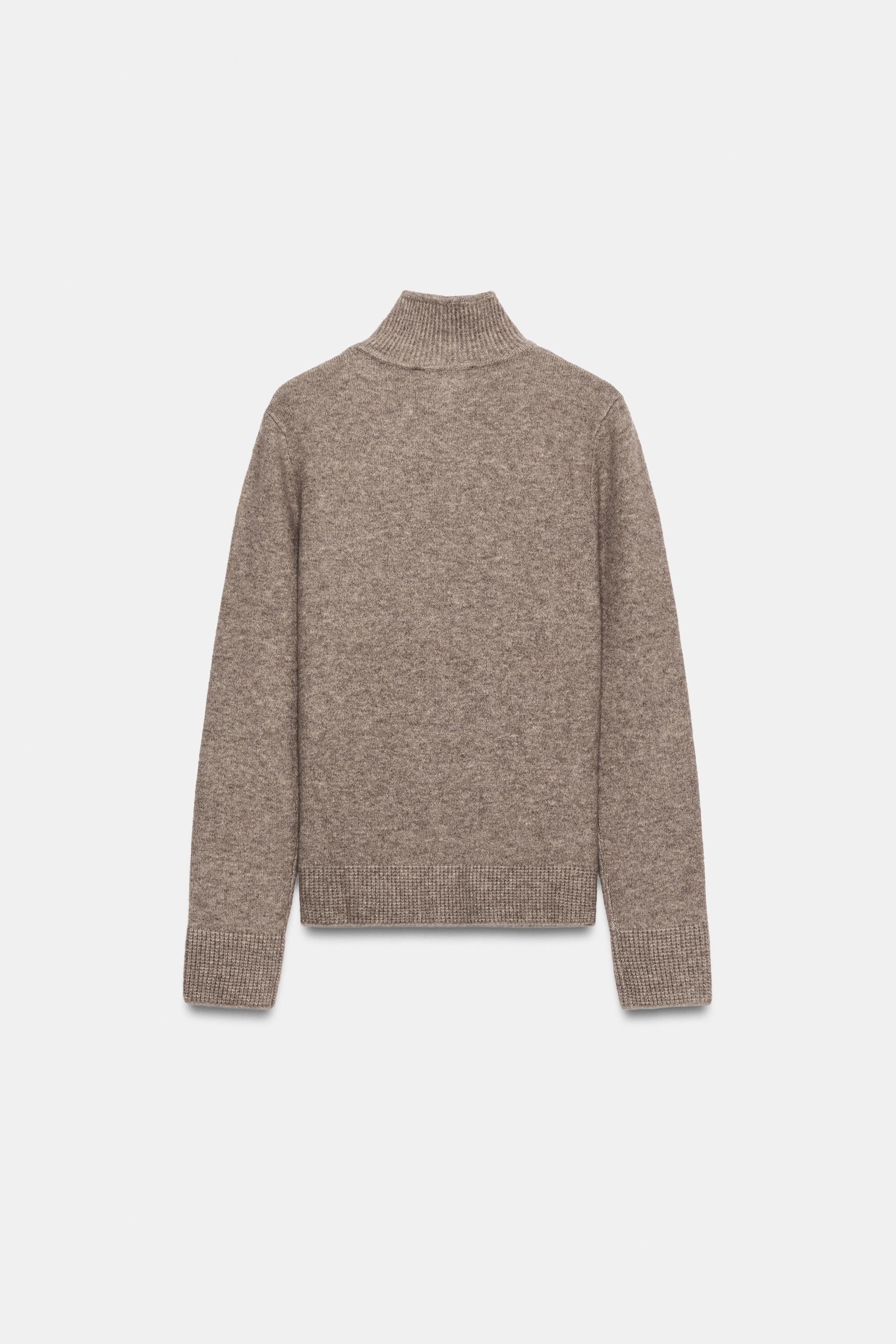 BUTTON KNIT HIGH-NECK SWEATER