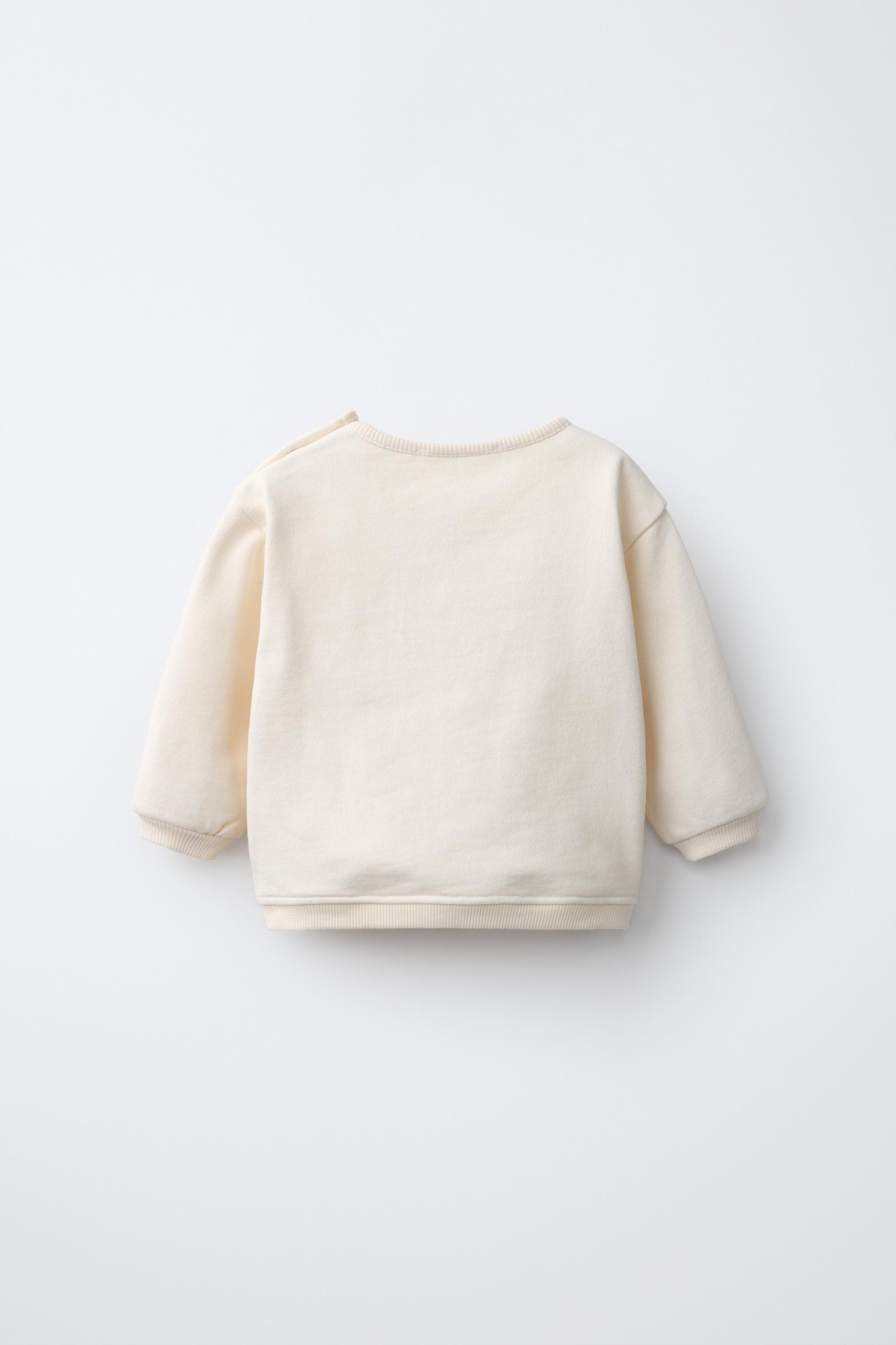 CHERRY APPLIQUÉ SWEATSHIRT
