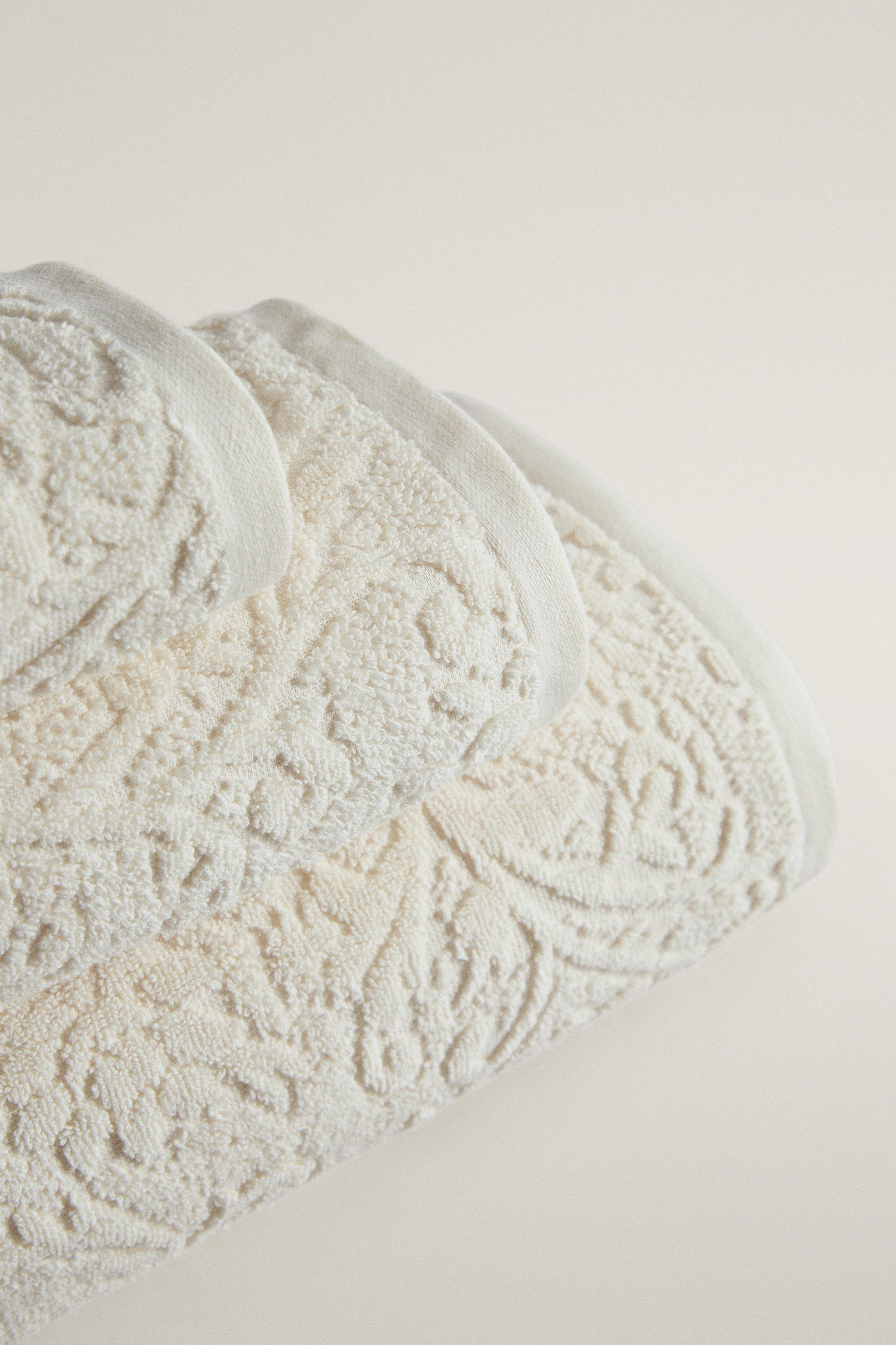 SERVIETTE DE BAIN JACQUARD FLEURS