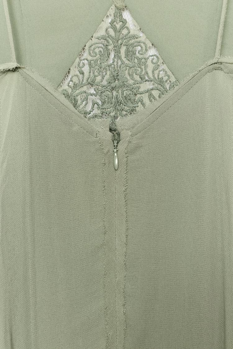 Vestido de encaje con volantes de la colección ZW 8