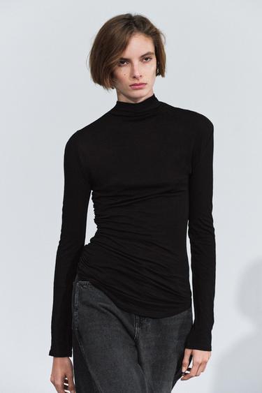 HIGH NECK RUCHED T-SHIRT — Black 1