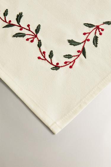 PACK OF COTTON CHRISTMAS NAPKINS WITH BERRIES (PACK OF 2) - Green by Zara - Image 2