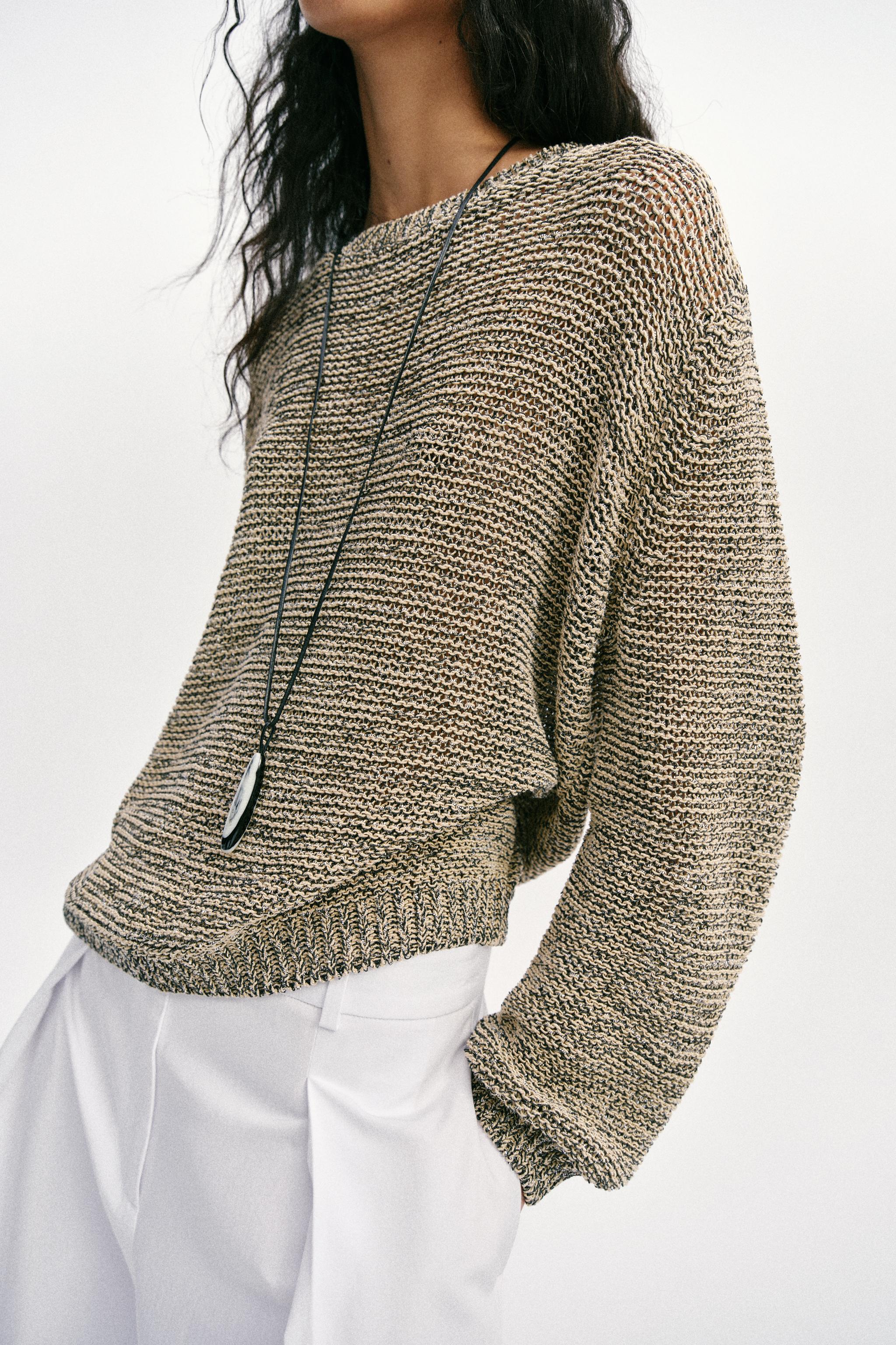 PULL EN MAILLE AVEC FIL MÉTALLISÉ