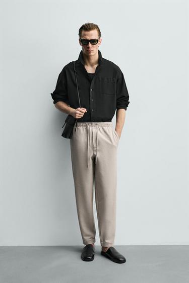 PANTALON STYLE JOGGING CONFORT NON IRON - Marron clair de Zara