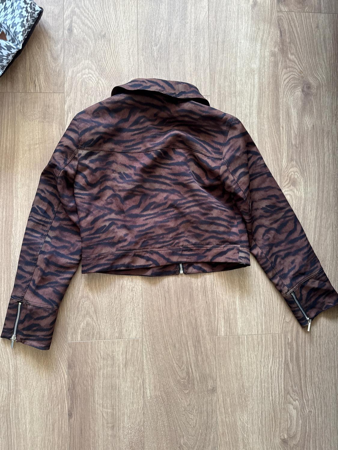 ANIMAL PRINT JACKET - Image 4