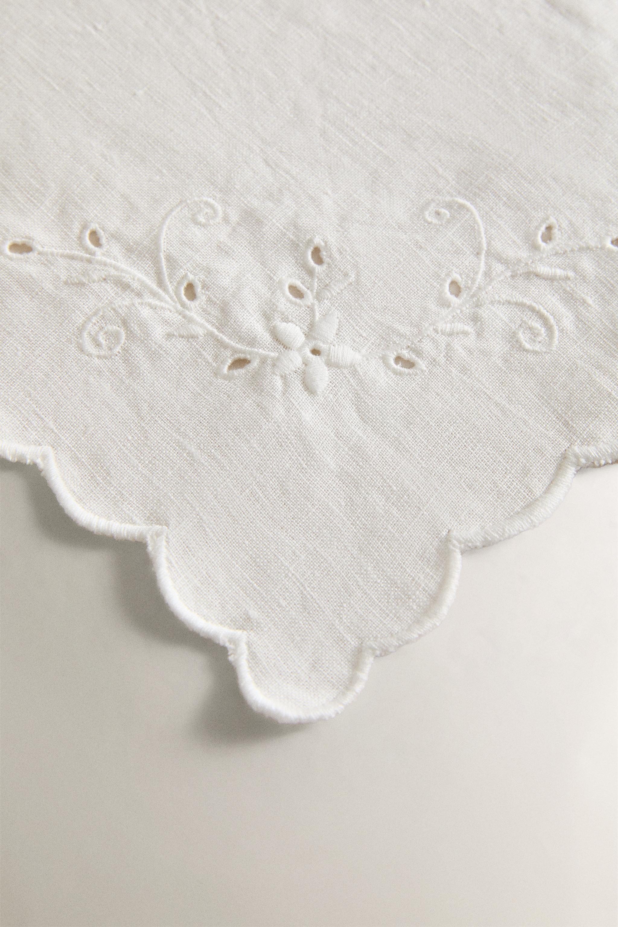 PACK OF LINEN NAPKINS WITH FLORAL EMBROIDERY (PACK OF 2)
