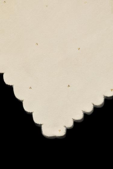 MANTA POLAR BEBÉ BORDADO BRILLANTE - Crema de Zara