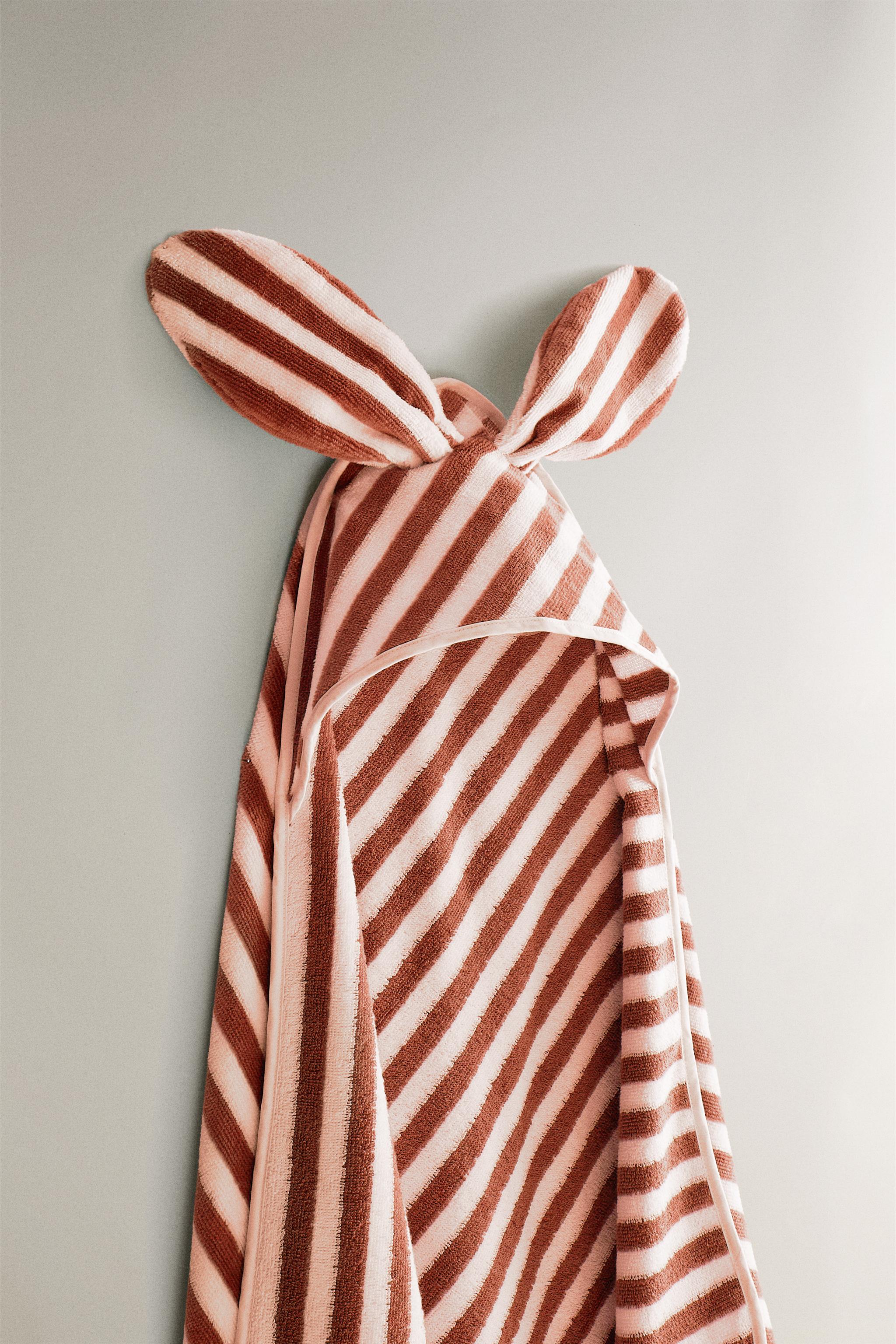 CHILDREN’S STRIPED VELOUR HOODED TOWEL