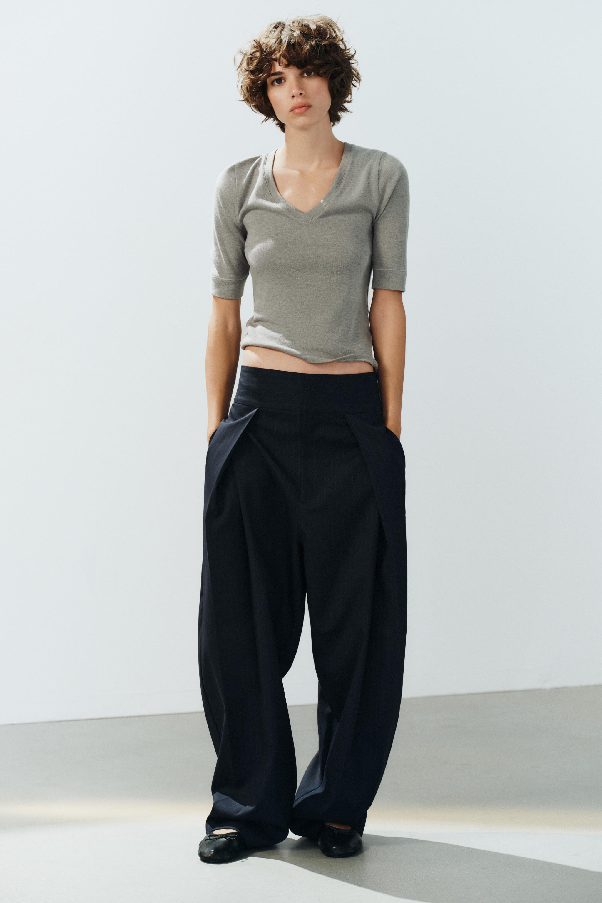 STRIPED PLEATED BALLOON PANTS — Navy blue