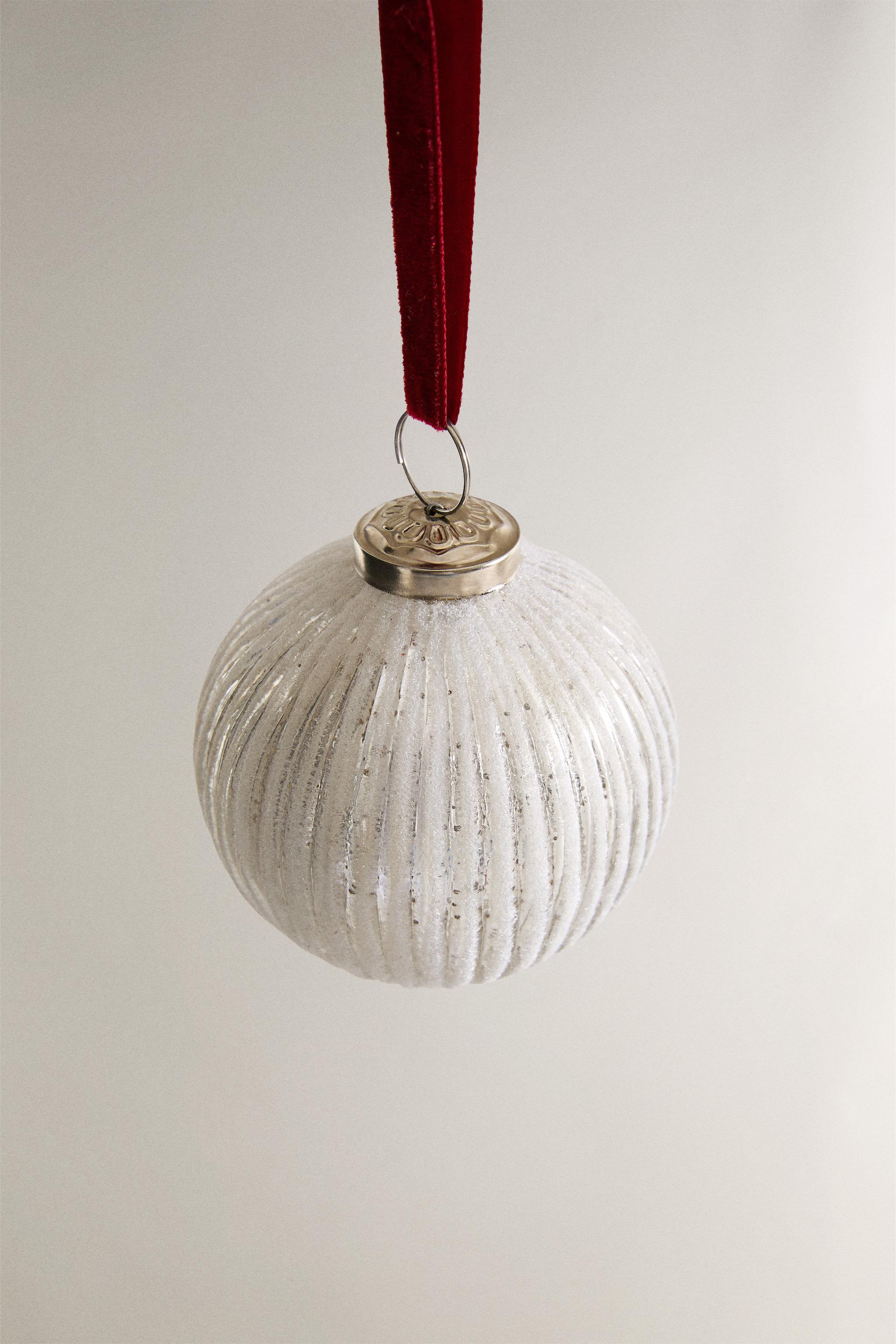 SNOW BALL CHRISTMAS TREE DECORATION