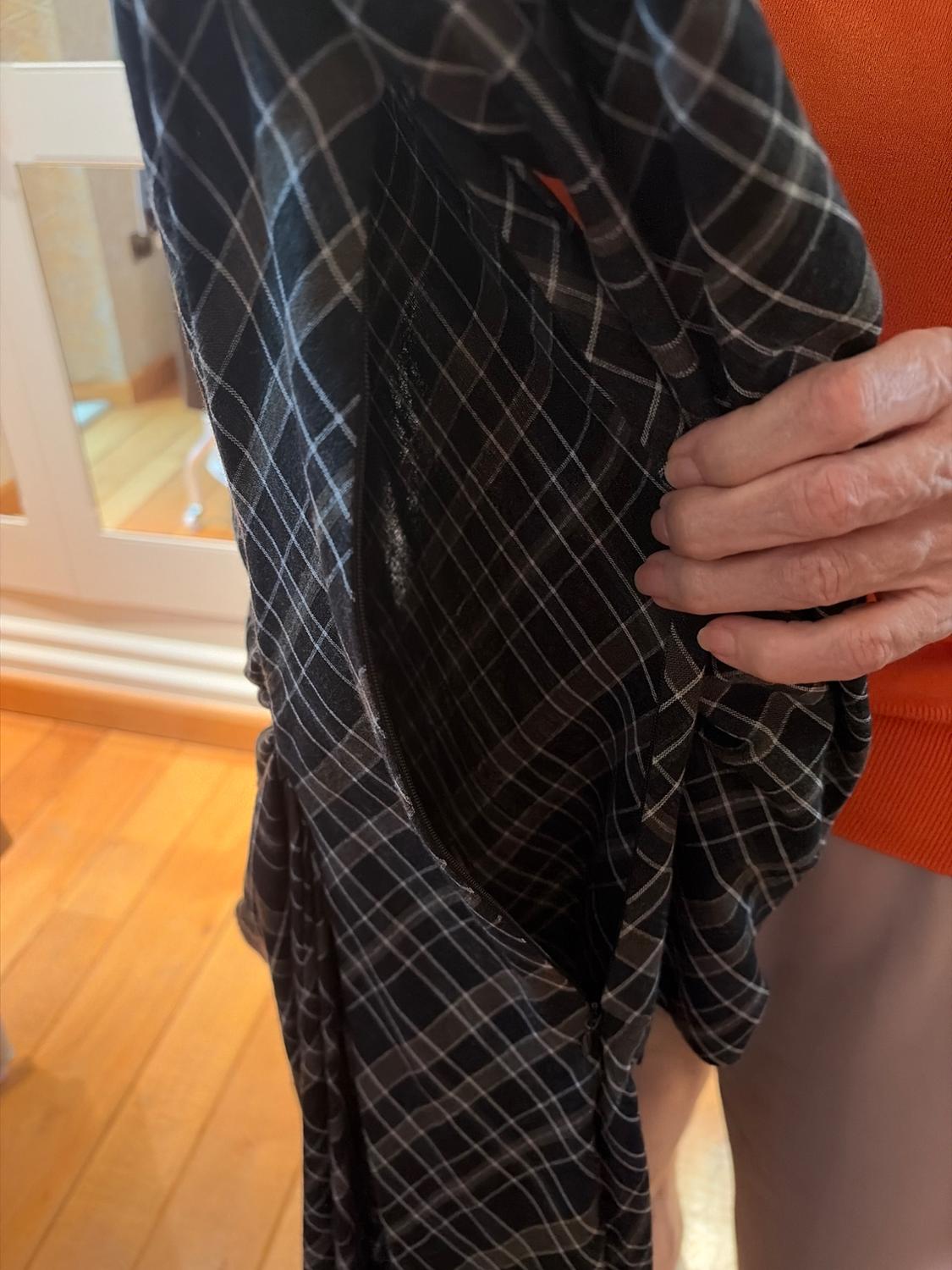 DRAPED CHECK DRESS - Image 3