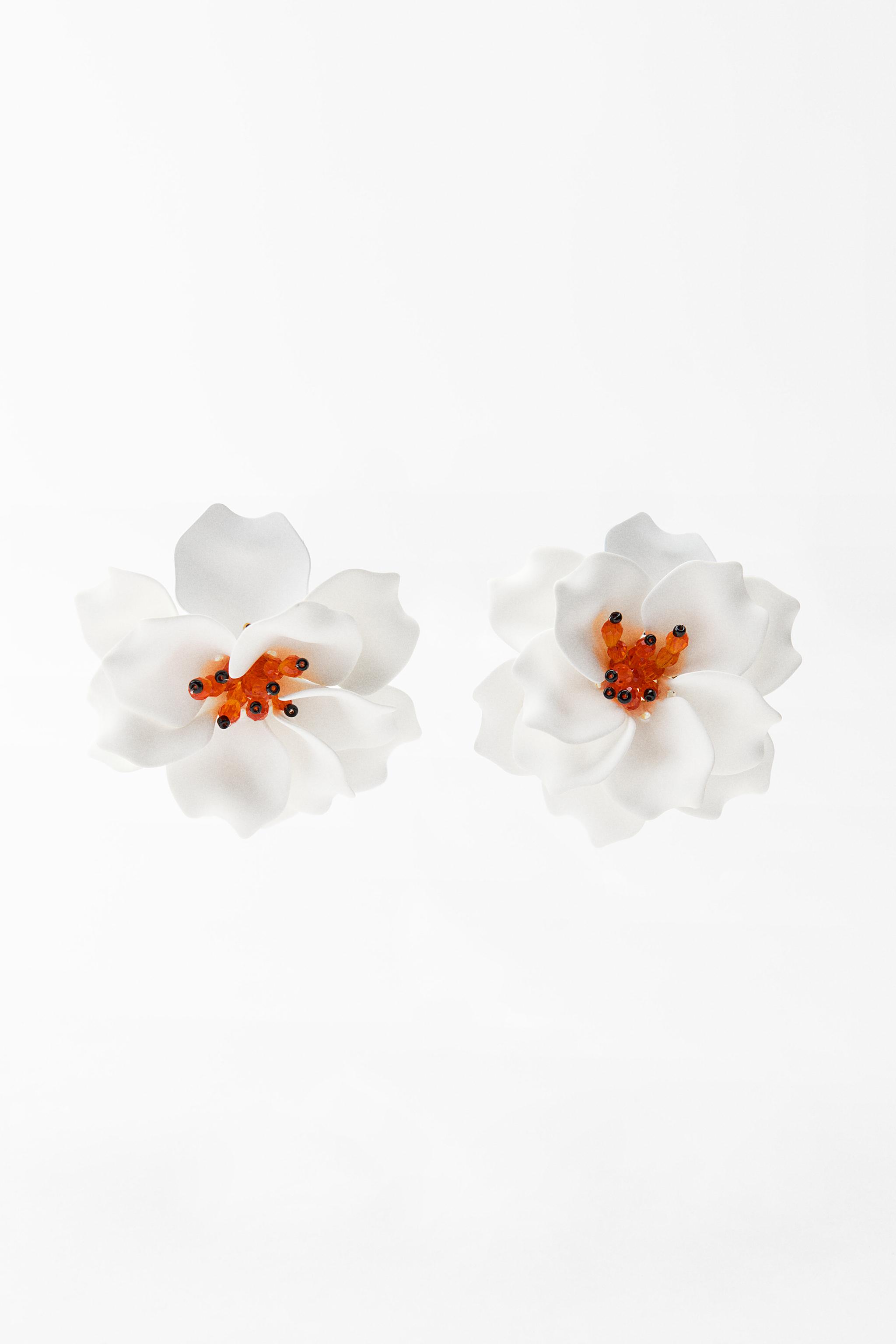 TEXTURED FLOWER EARRINGS WITH RHINESTONES - White | ZARA Spain