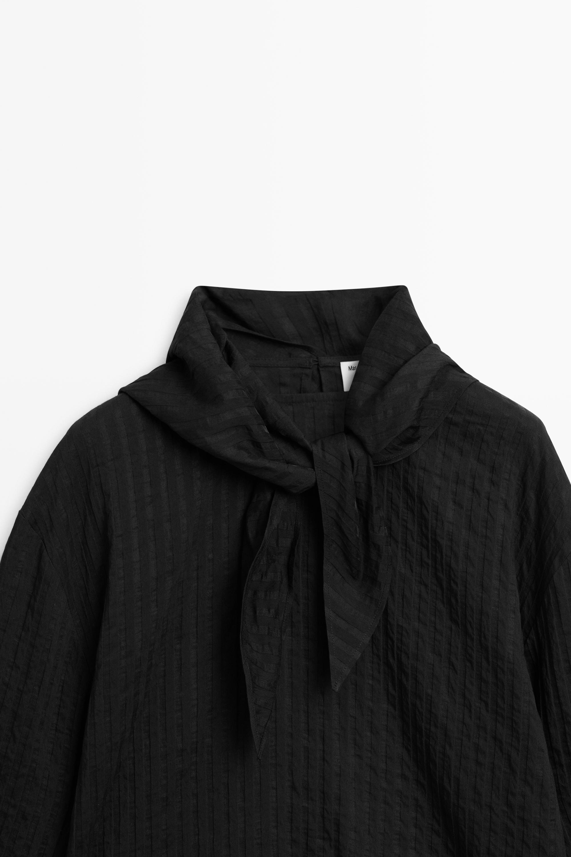 Chemisier fluide à rayures et détail foulard