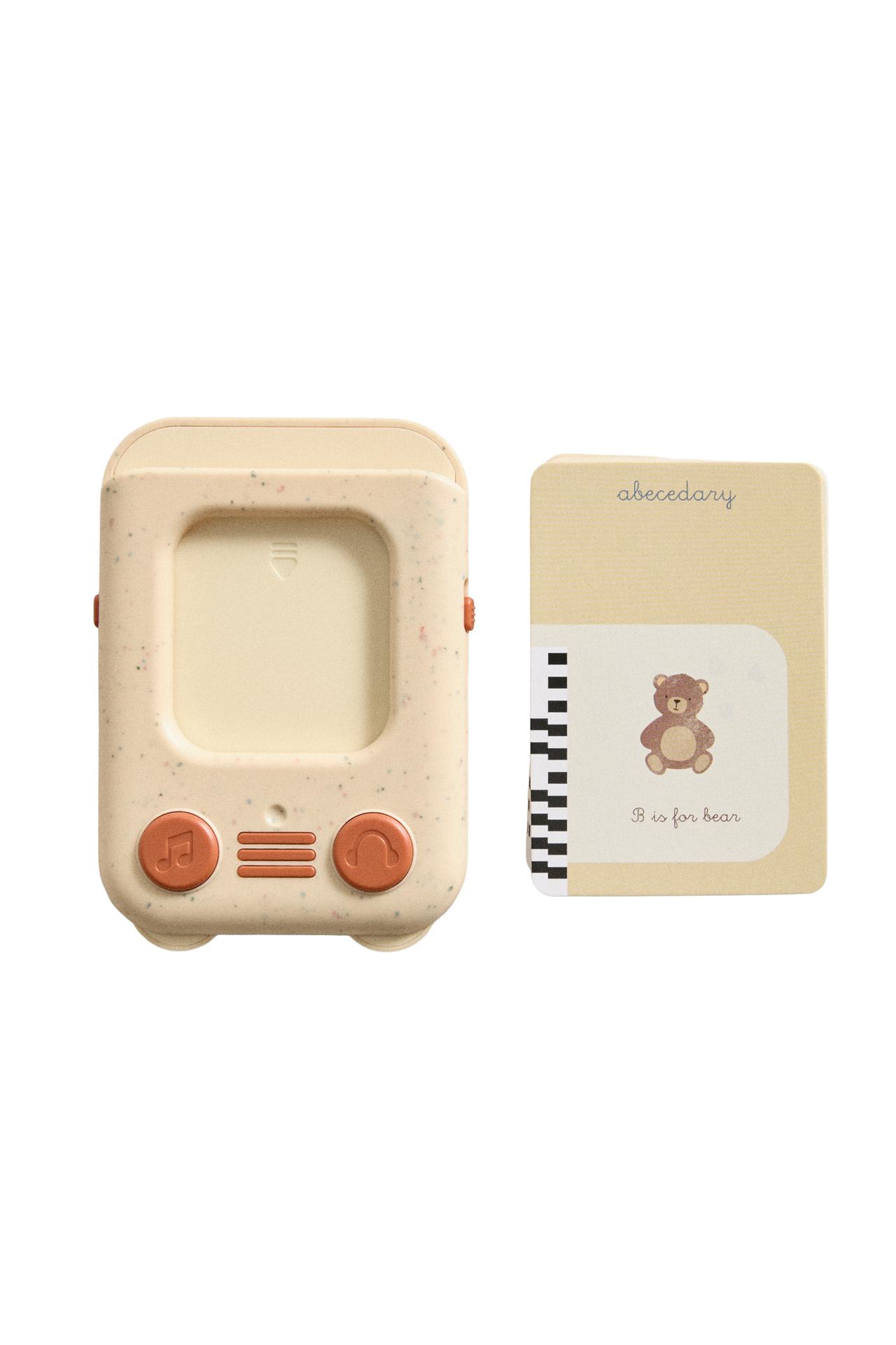 CHILDREN’S TOY: LEARNING THE ALPHABET (ENGLISH)
