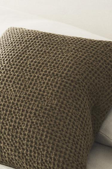 MINI WAFFLE KNIT CUSHION COVER - Olive green by Zara